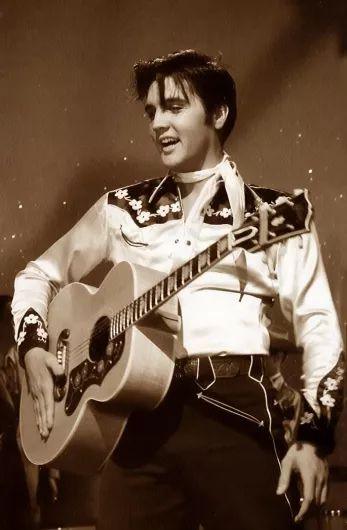 Elvis Presley Free 5D Diamond Painting Kits MyCraftsGfit - Free 5D Diamond Painting mycraftsgift.com