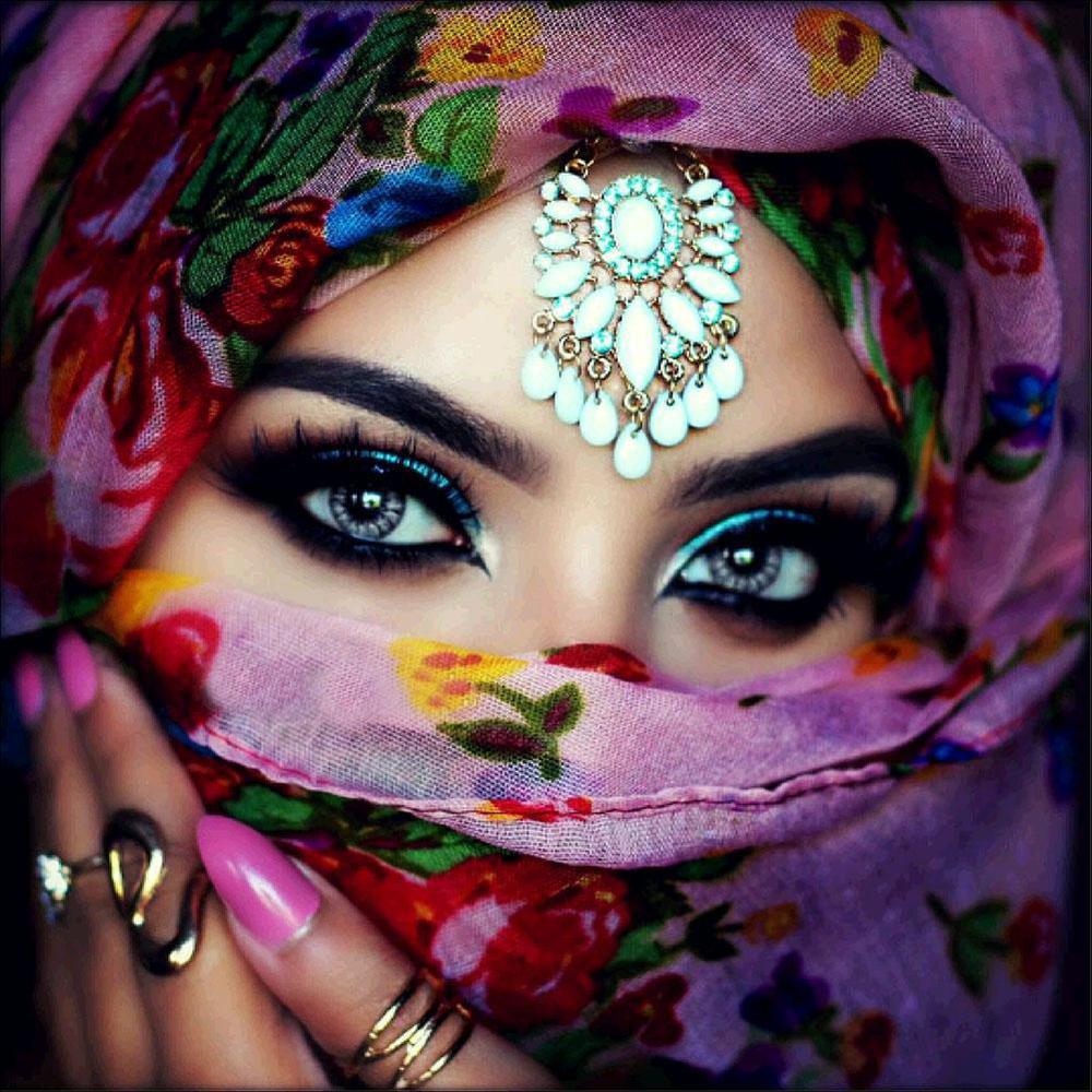 Free Masked Beauty - MyCraftsGfit - Free 5D Diamond Painting